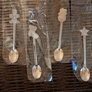 NEW 4 piece Christmas spoon set ☕️🌲